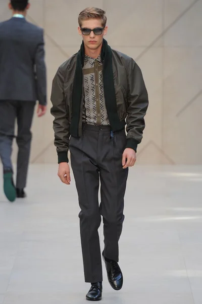 Look 9